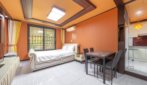 Basic Room, 1 Bedroom (Rose pension)