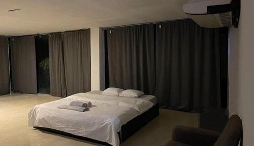 Room, 1 King Bed, Pool View