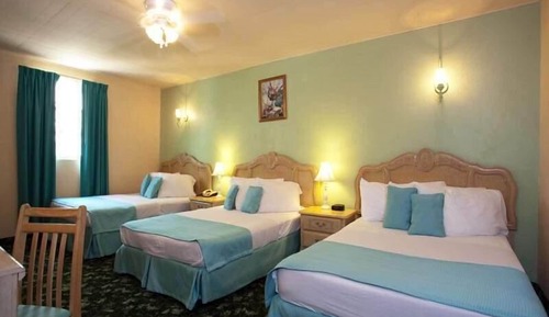 Triple Room