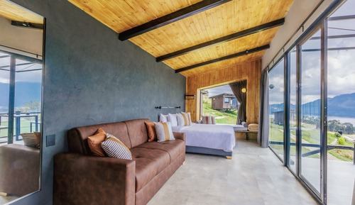 Royal Cabin
