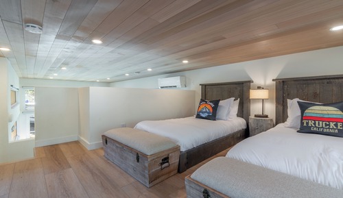 Deluxe Cabin