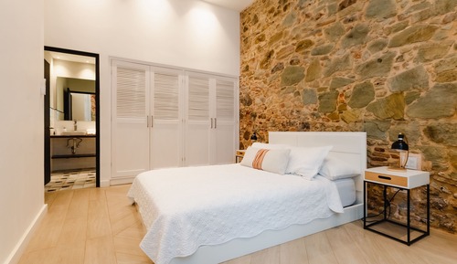 Apartment (2C)