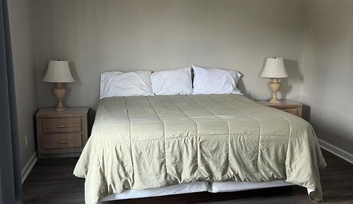 Deluxe Condo, Multiple Beds, Kitchen