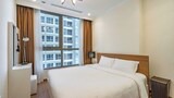 City Apartment, 1 King Bed, Ensuite, City View