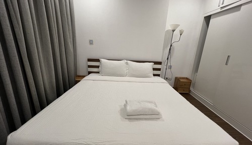 City Apartment, 1 King Bed, Ensuite, City View
