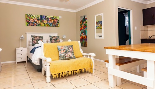 Deluxe Studio, 1 Double Bed, Non Smoking, Mountain View