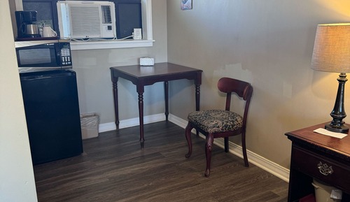 Basic Room, 1 Queen Bed, Non Smoking