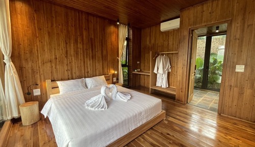 Deluxe Room, Balcony, Mountain View