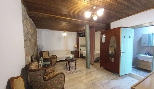 Traditional Suite