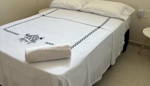 Deluxe Room, 1 Queen Bed, Non Smoking, Private Bathroom