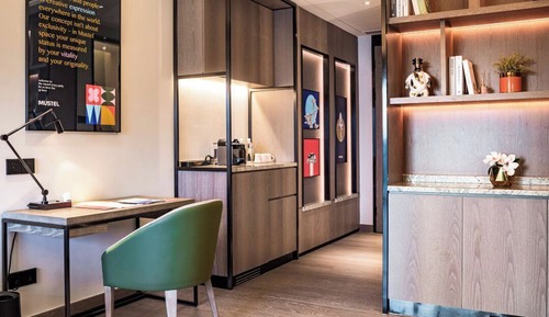 Luxury Suite, City View