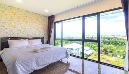 Luxury Room, 1 King Bed with Sofa bed, Non Smoking, Garden View