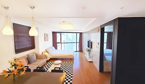 Premium Apartment (Bed&View randomly assigned,Extra futon does NOT included in the extra person fee)