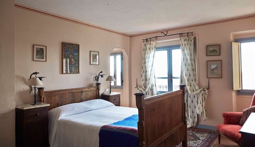 Gallery Villa