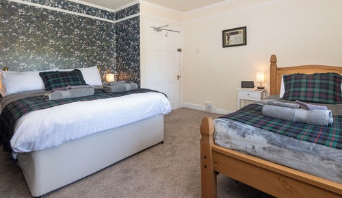 Triple Room, Multiple Beds