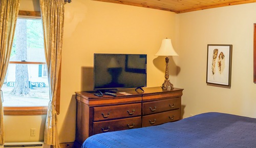 Family Two Bedroom Cabin with  Living Room, Kitchen & Deck