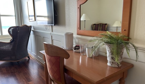 Comfort Room, City View