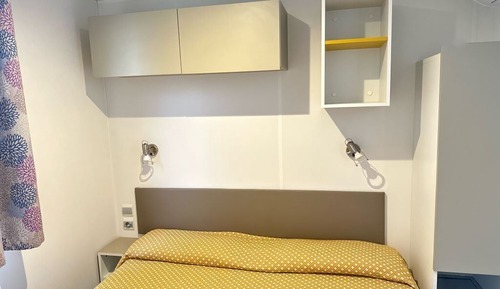 Luxury Mobile Home, 3 Bedrooms, Non Smoking, Private Bathroom