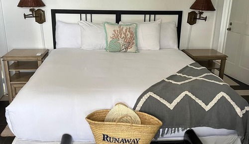 Room, 1 King Bed, Beach View, Oceanfront