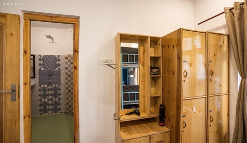 Deluxe 4 Bed Female Dorm