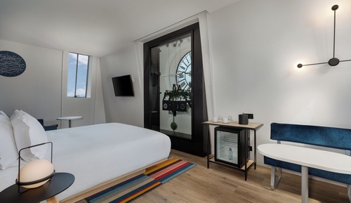 Suite, 1 King Bed with Sofa bed, City View