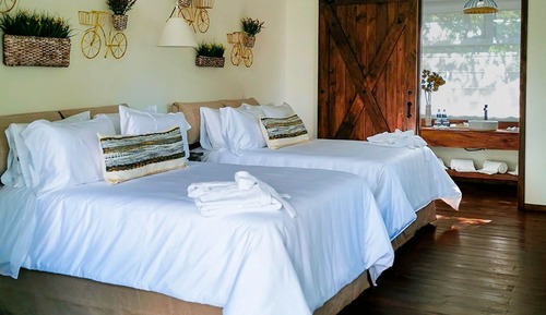 Panoramic Cabin, 2 Queen Beds, Hot Tub, Mountain View