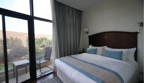 Design Room, 1 King Bed, Garden View