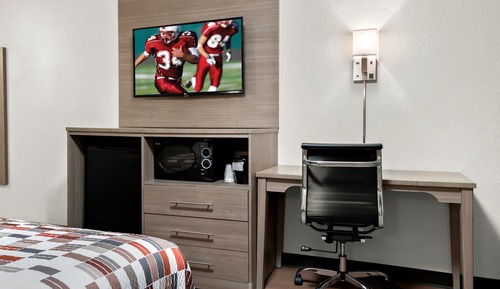 Deluxe Room, 1 Queen Bed, Non Smoking