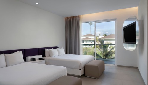 Standard Room, 2 Double Beds, Garden View