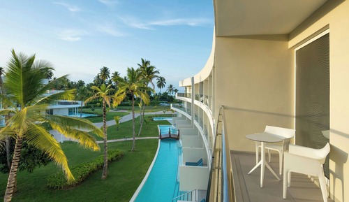 Standard Room, 1 King Bed, Garden View