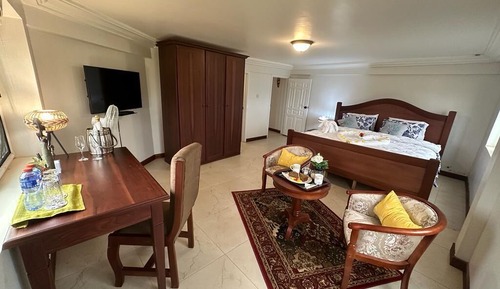 Deluxe Apartment