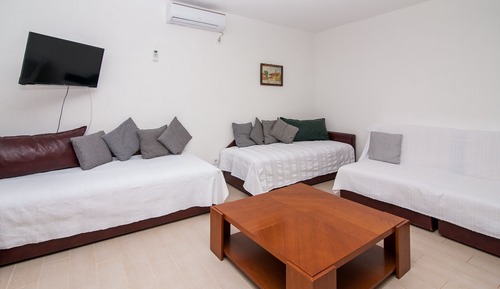 Superior Apartment (AP14)