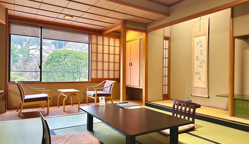 Traditional Quadruple Room, Non Smoking, Garden View (with toilet/sink/bath, east building)