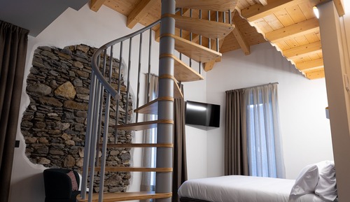 Deluxe Room, 1 Queen Bed, Mountain View
