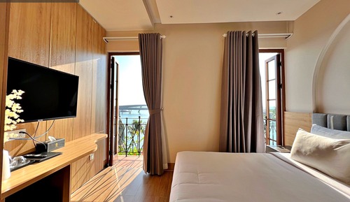 Deluxe Double Room, 1 Queen Bed, Balcony, Sea View