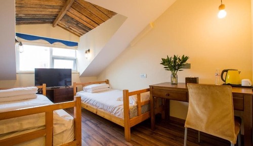Basic Room, 2 Twin Beds, Non Smoking