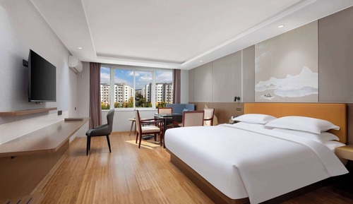 Room, 1 King Bed, Non Smoking (Mahjong)