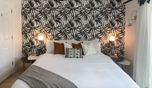 Room, 1 King Bed, Pool View