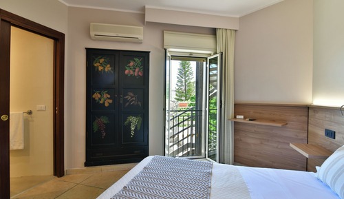 Classic Apartment, Garden View