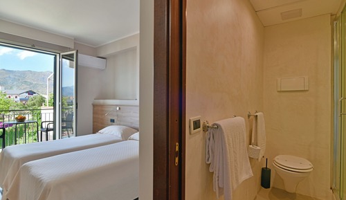 Classic Double or Twin Room, Balcony
