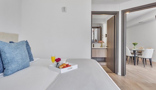 Luxury Apartment, 1 King Bed with Sofa bed, Bay View2514