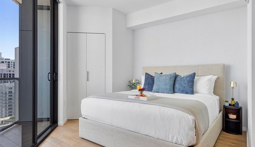 Luxury Apartment, 1 King Bed with Sofa bed, Bay View2514