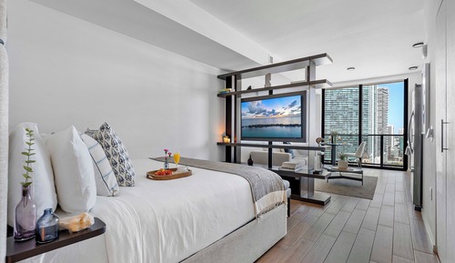 Deluxe Studio, 1 King Bed with Sofa bed, Bay View2204