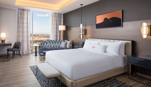 Premier Suite, 1 King Bed, Mountain View