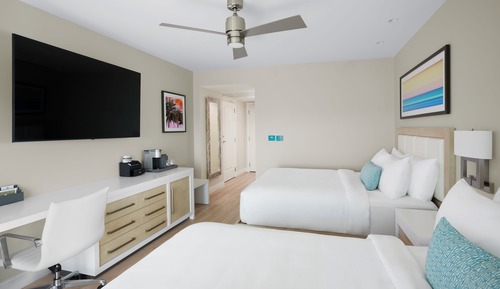 Suite, Multiple Beds, Accessible, Bathtub (Mobility & Hearing)
