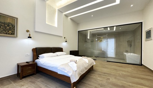Romantic Room, 1 King Bed, Pool View, Poolside