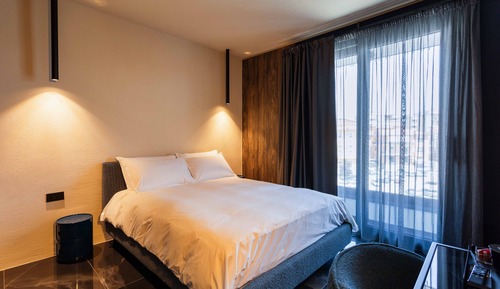 Standard Room, 1 King Bed