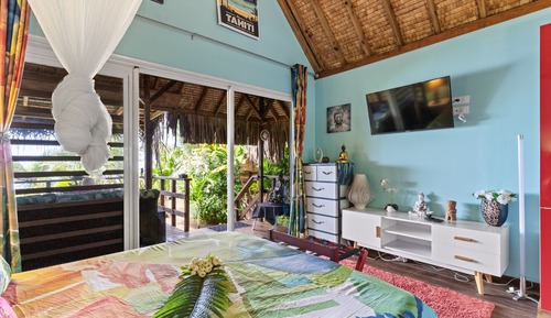 Honeymoon Studio