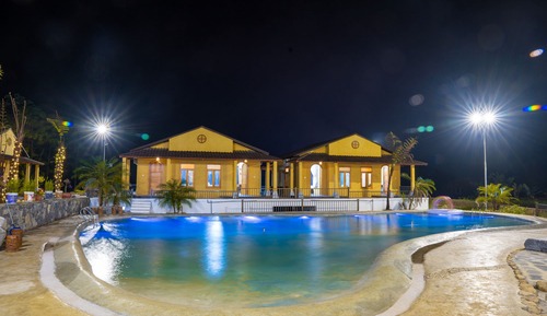 Premier Studio Suite, Pool View