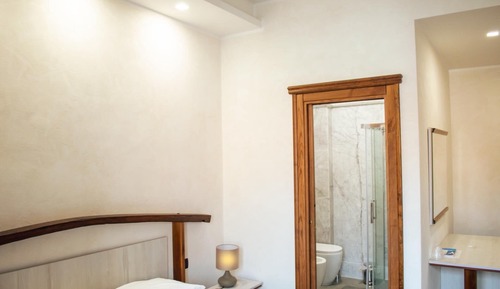 Comfort Room, Balcony, City View